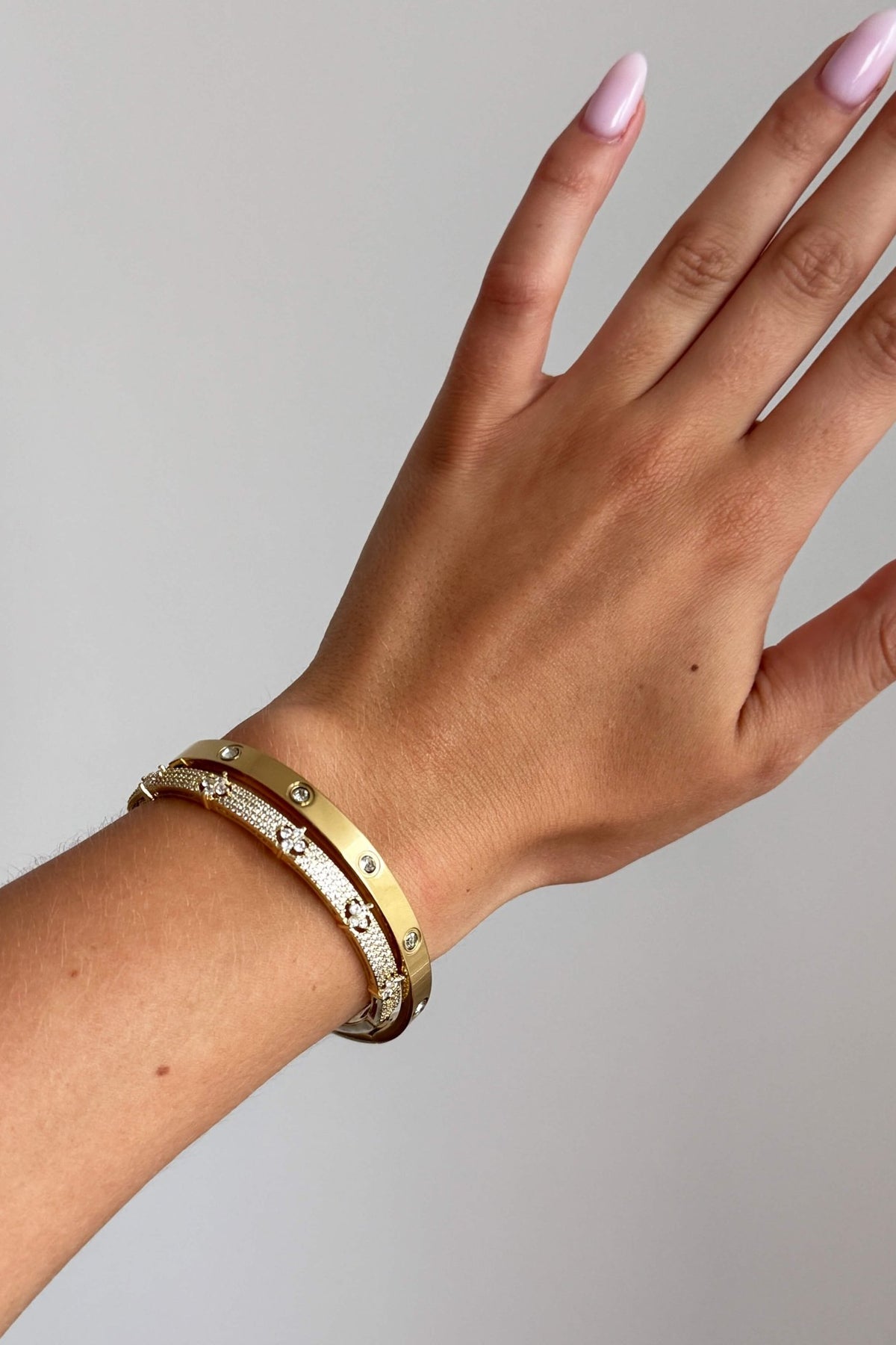 ZEYA - Camille Cuff