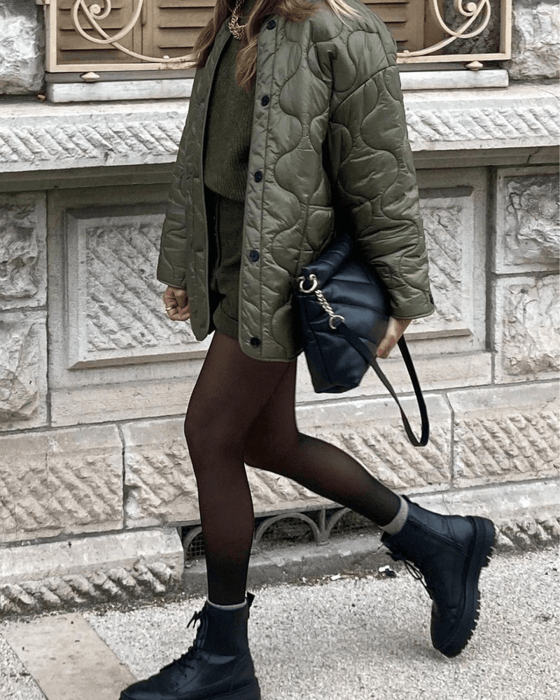 Schwarze ZEYA Schnürboots mit einer Steppjacke
