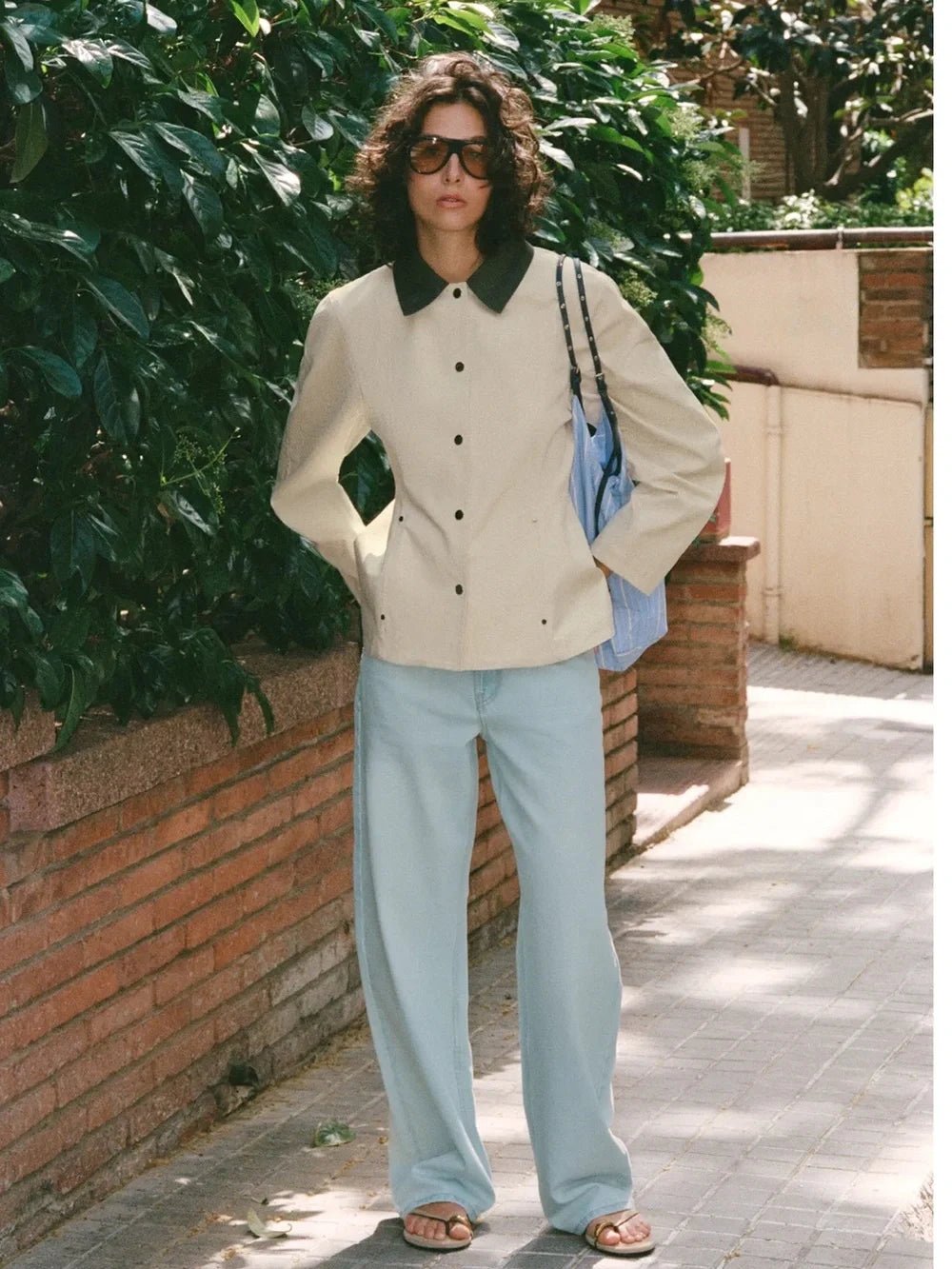 Ruth Peplum-Jacke mit Kontrastkragen