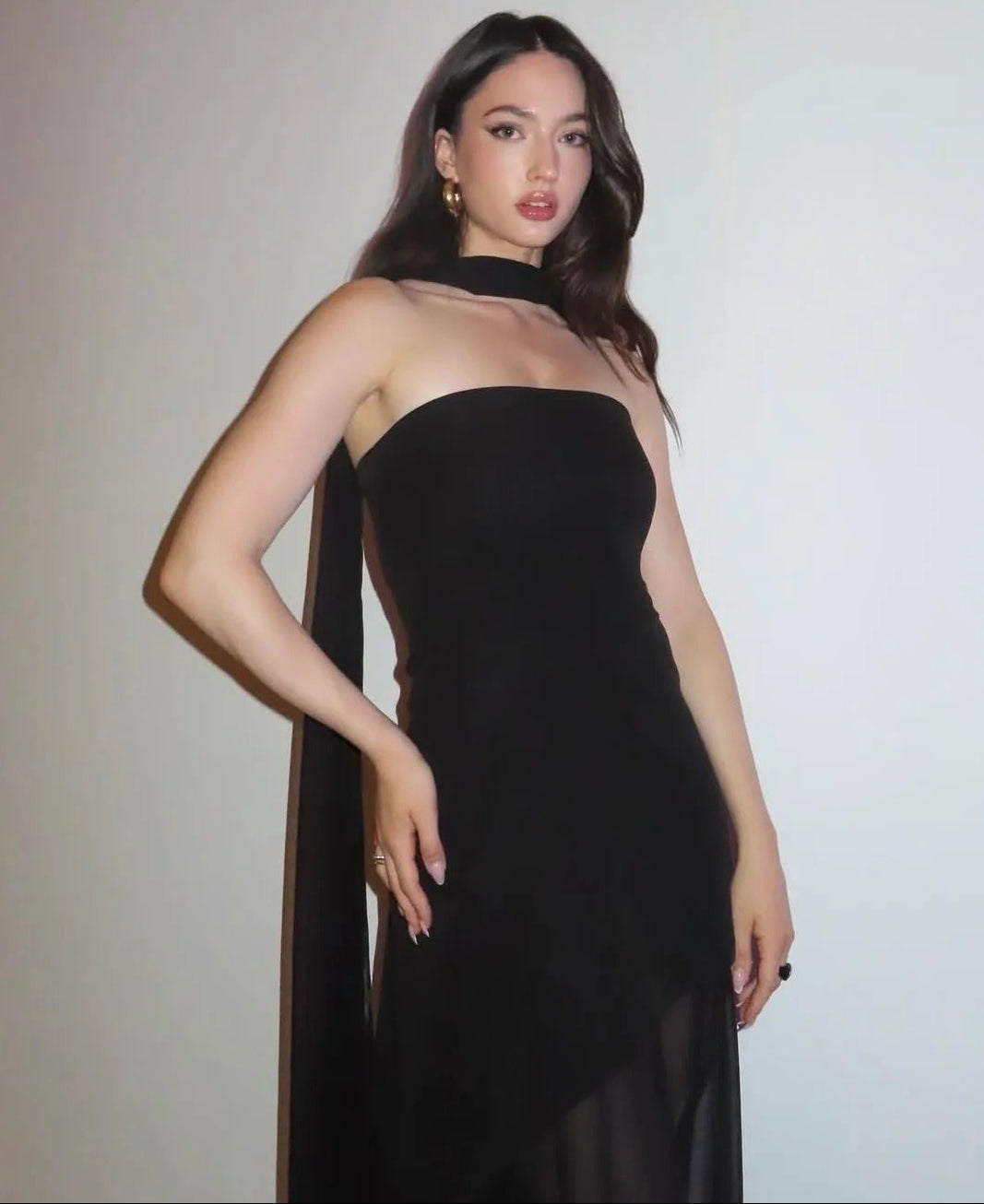 Sophia asymmetrisches transparentes Maxikleid