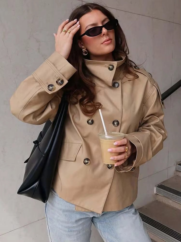 Audrey Trenchcoat in Beige mit doppelreihiger Knopfleiste