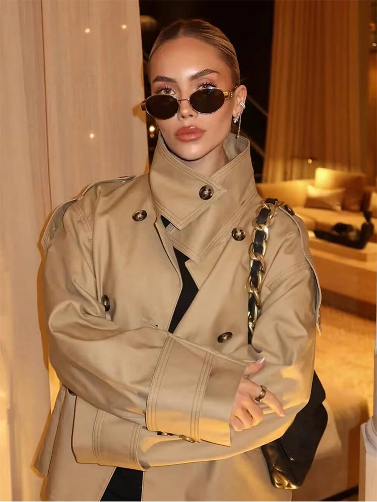 Audrey Trenchcoat in Beige mit doppelreihiger Knopfleiste