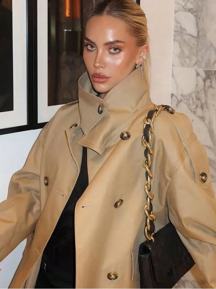 Audrey Trenchcoat in Beige mit doppelreihiger Knopfleiste