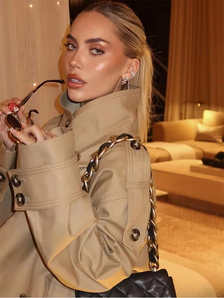 Audrey Trenchcoat in Beige mit doppelreihiger Knopfleiste