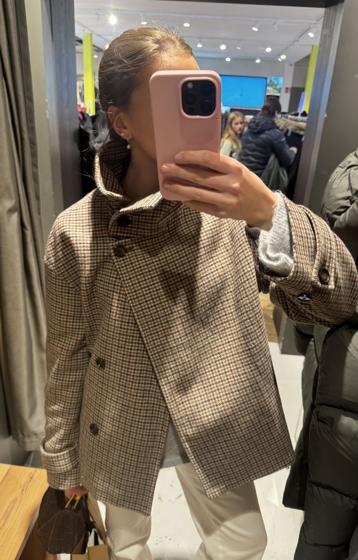Amy Kurzjacke mit Funnel-Kragen und Hahnentrittmuster