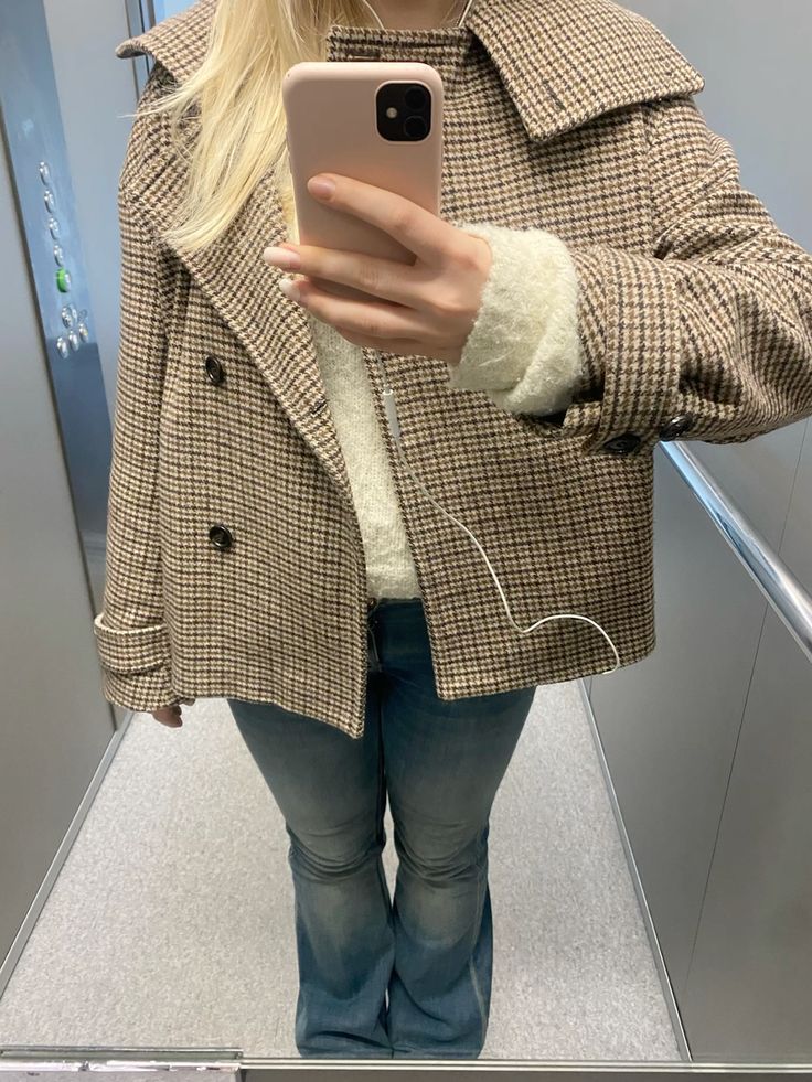 Amy Kurzjacke mit Funnel-Kragen und Hahnentrittmuster