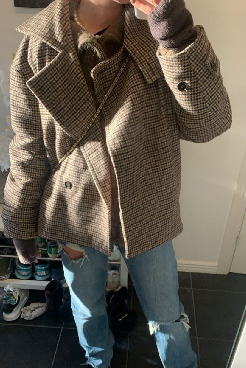 Amy Kurzjacke mit Funnel-Kragen und Hahnentrittmuster