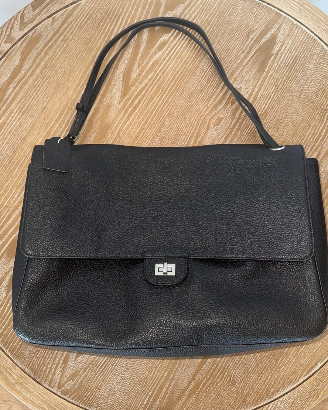Ava Maxi Flap Lederschultertasche
