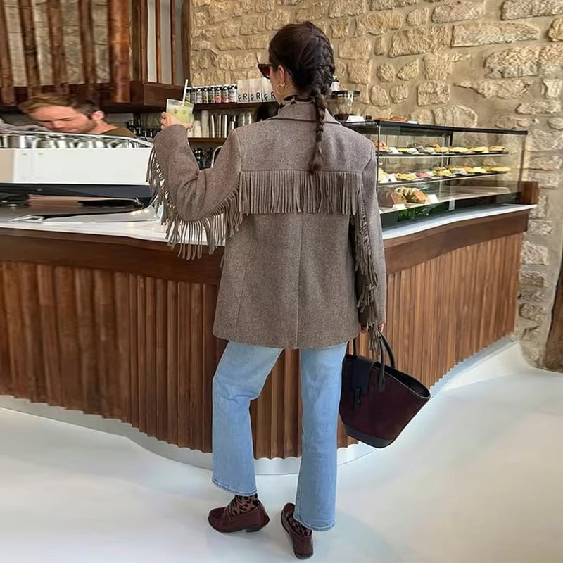 Alicia Blazer mit maßgeschneiderten Quasten