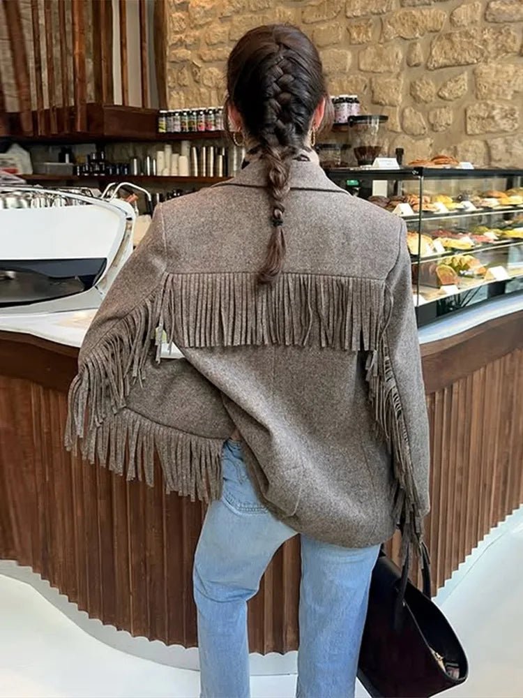 Alicia Blazer mit maßgeschneiderten Quasten