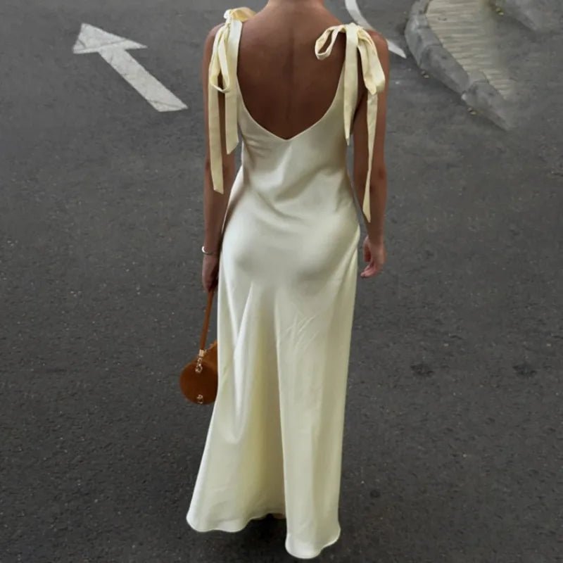 Melanie Satin Maxi-Kleid mit Bindeträgern