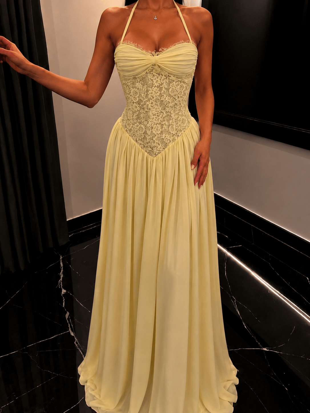 Erica Neckholder-Korsett Maxikleid