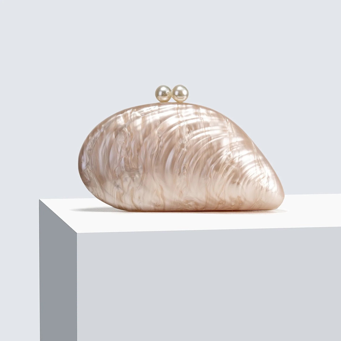 Sophia Muschel-Clutch