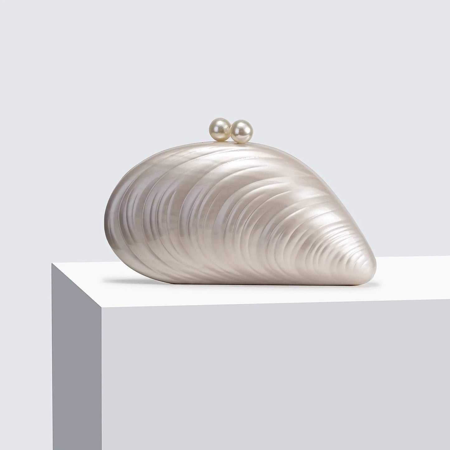 Sophia Muschel-Clutch