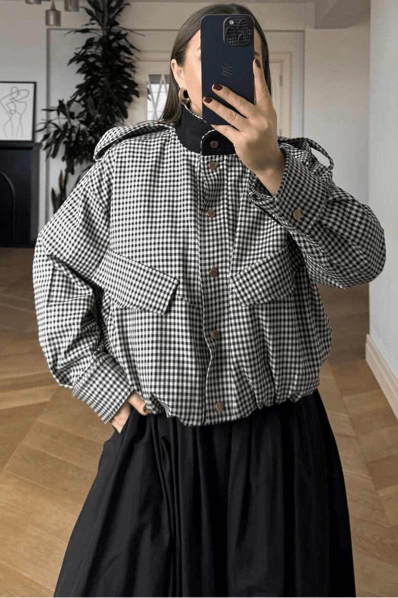 Lisa Bomberjacke mit hohem Kragen und Karomuster