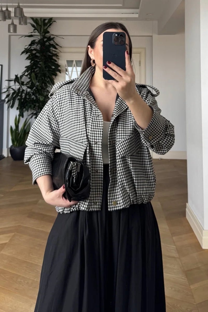 Lisa Bomberjacke mit hohem Kragen und Karomuster