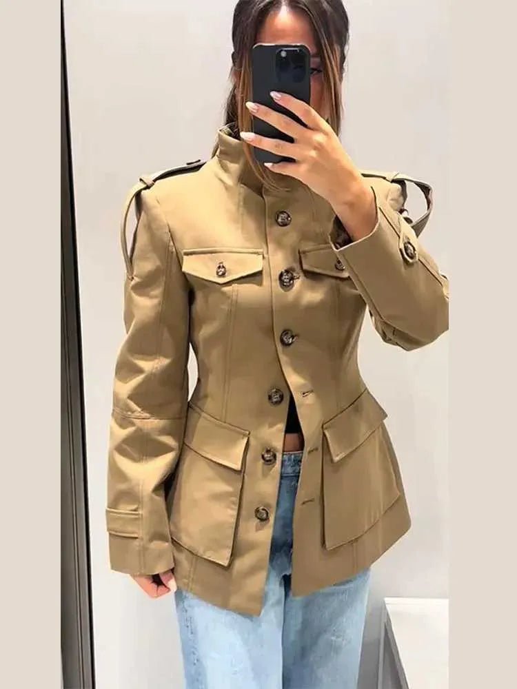 Anna Taillierter Stehkragen-Blazer