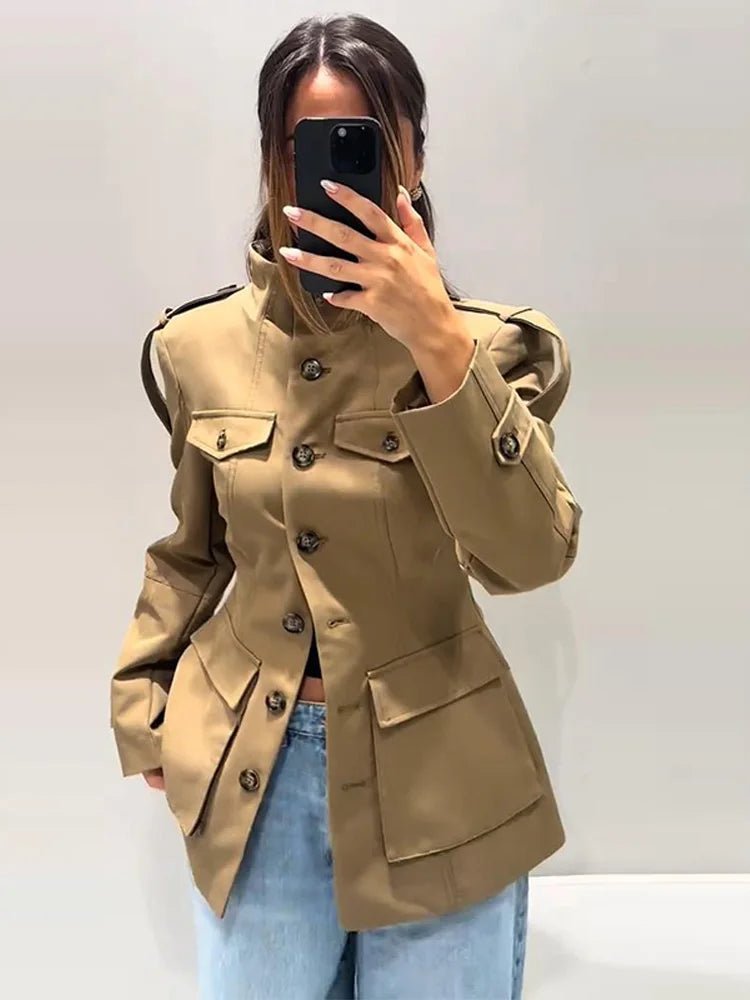 Anna Taillierter Stehkragen-Blazer