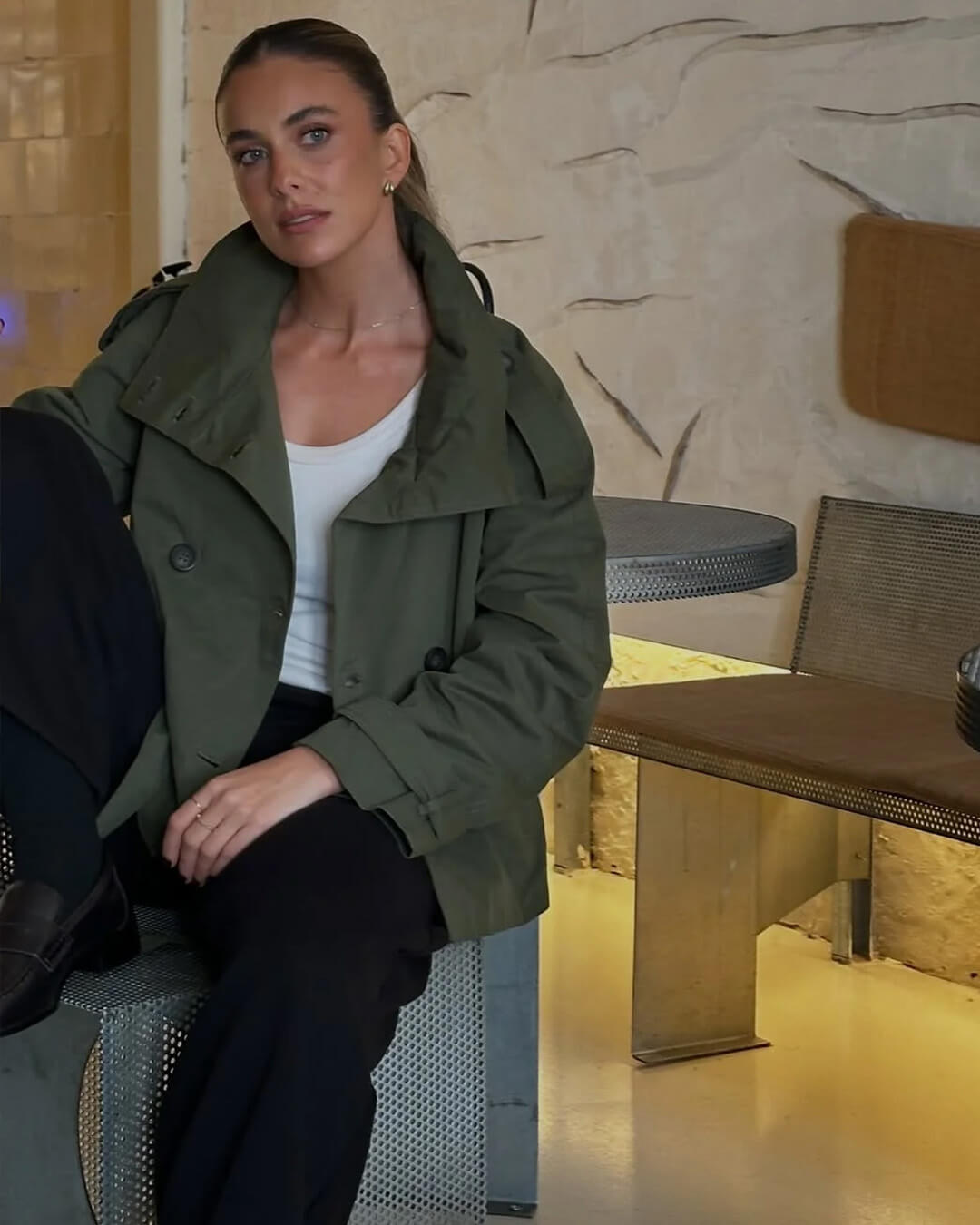 Anna taillierter Kurz-Trench mit Gürtel