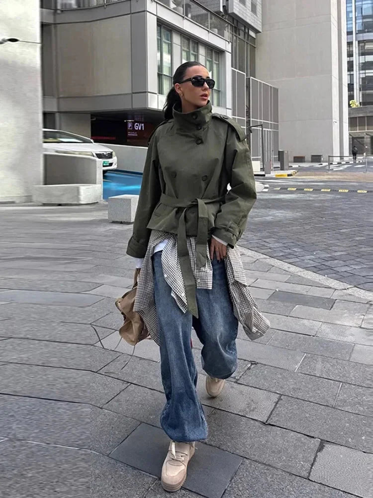 Anna taillierter Kurz-Trench mit Gürtel