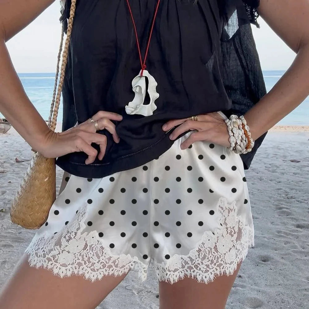 Natasha Polka Dot Shorts mit Spitzenbesatz