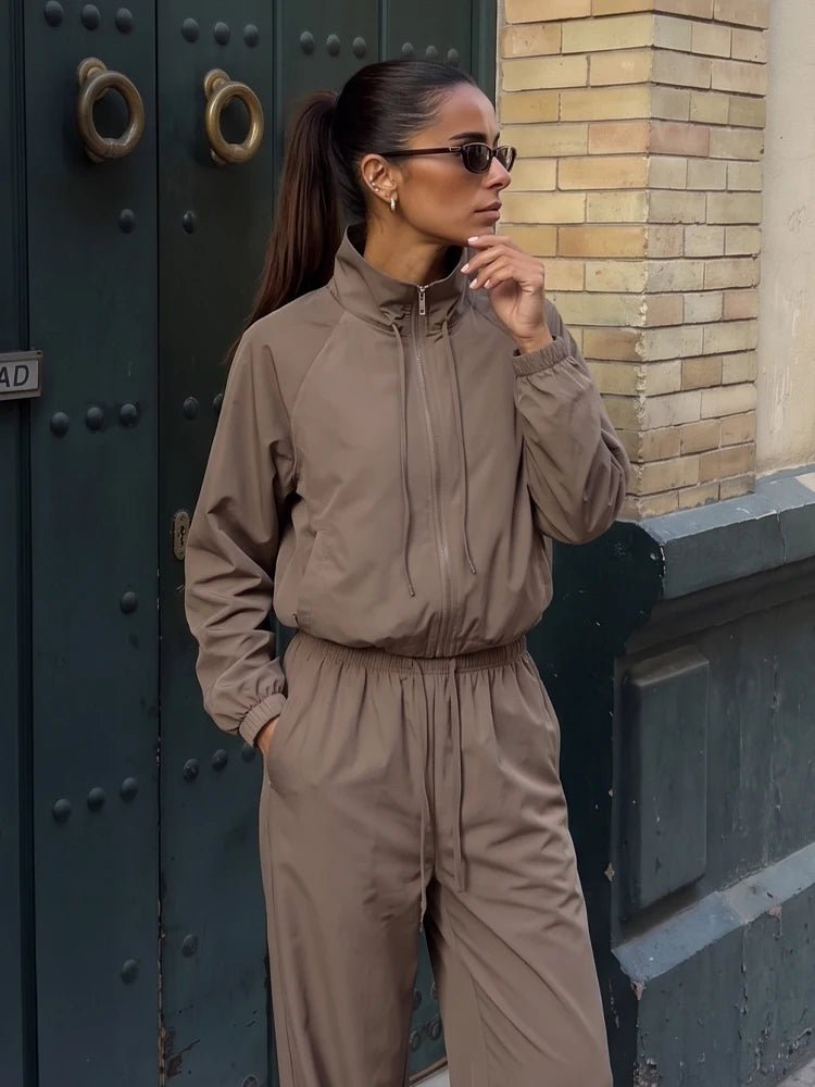Angela Blazer mit tailliertem Schnitt & Hose mit weitem Bein Set