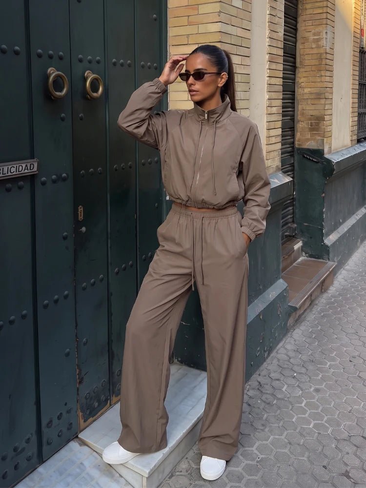 Angela Blazer mit tailliertem Schnitt & Hose mit weitem Bein Set
