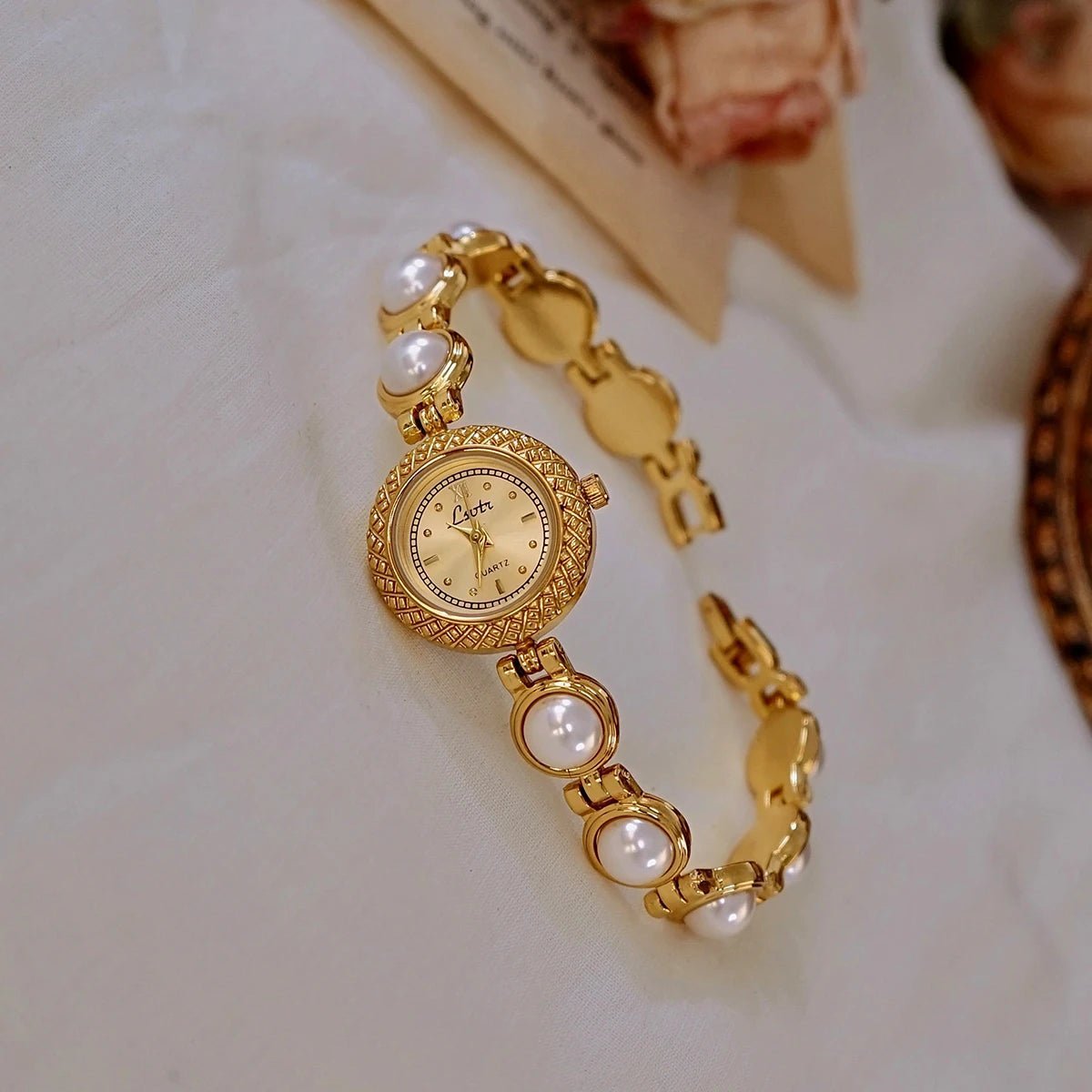 ZEYA - Anara Pearl Watch