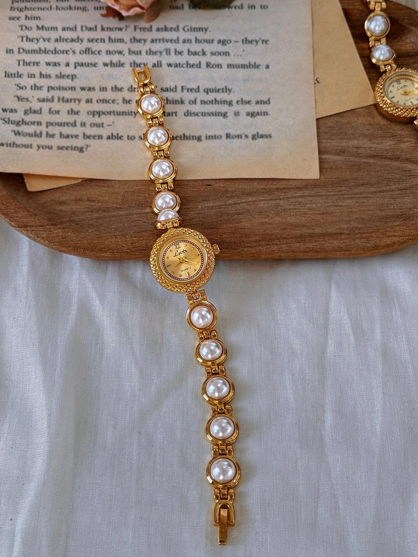 ZEYA - Anara Pearl Watch