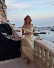Dayanara Off-Shoulder Satin Maxikleid
