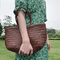 Eira Handgeflochtene Kunstledershopper