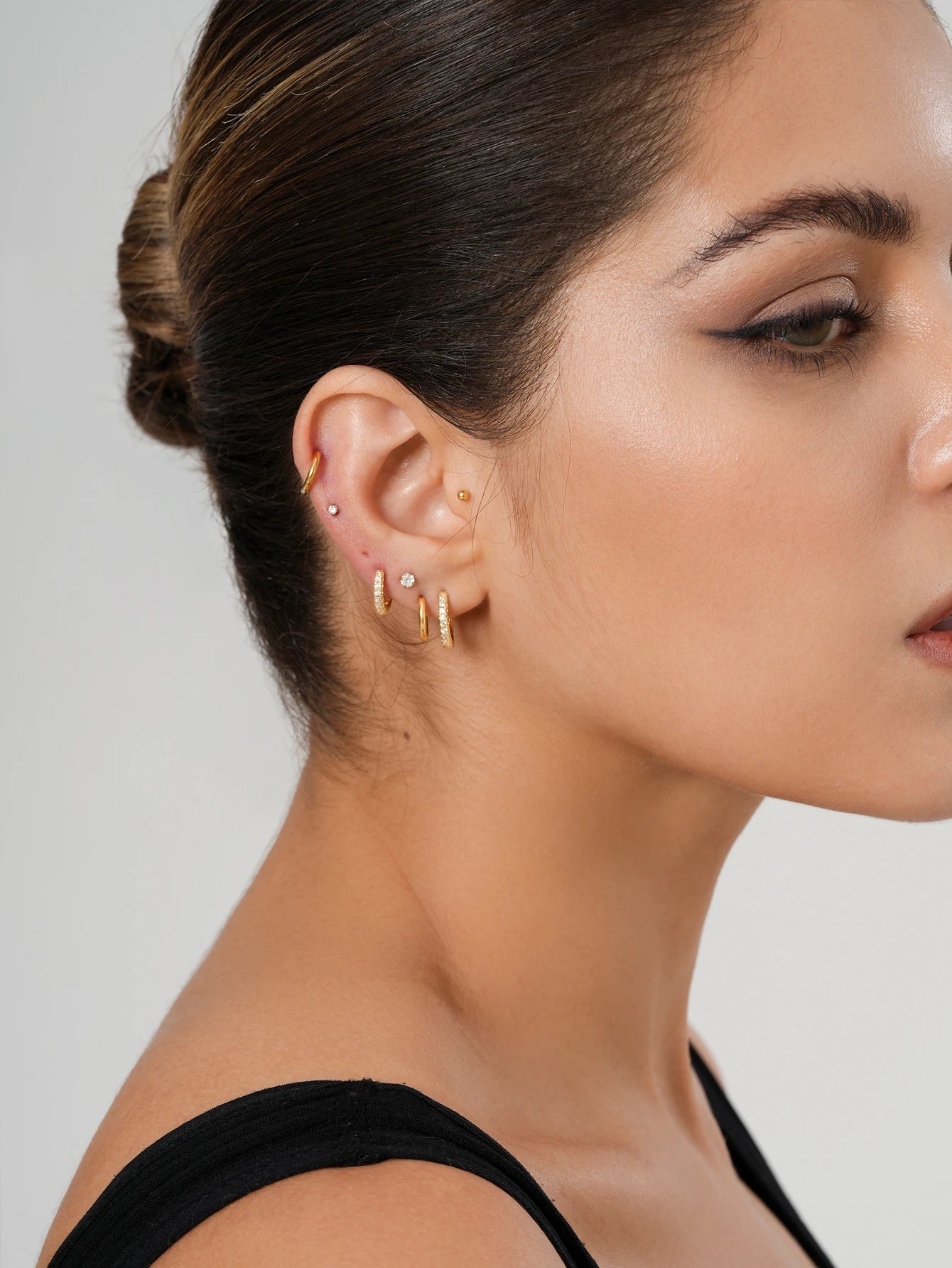 ZEYA - Emma Earrings Set - 10 Pairs of 18K Gold Hoop Earrings for Women, Lightweight & Versatile