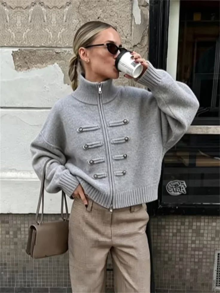 Helena Rollkragen-Strickjacke mit Reißverschluss