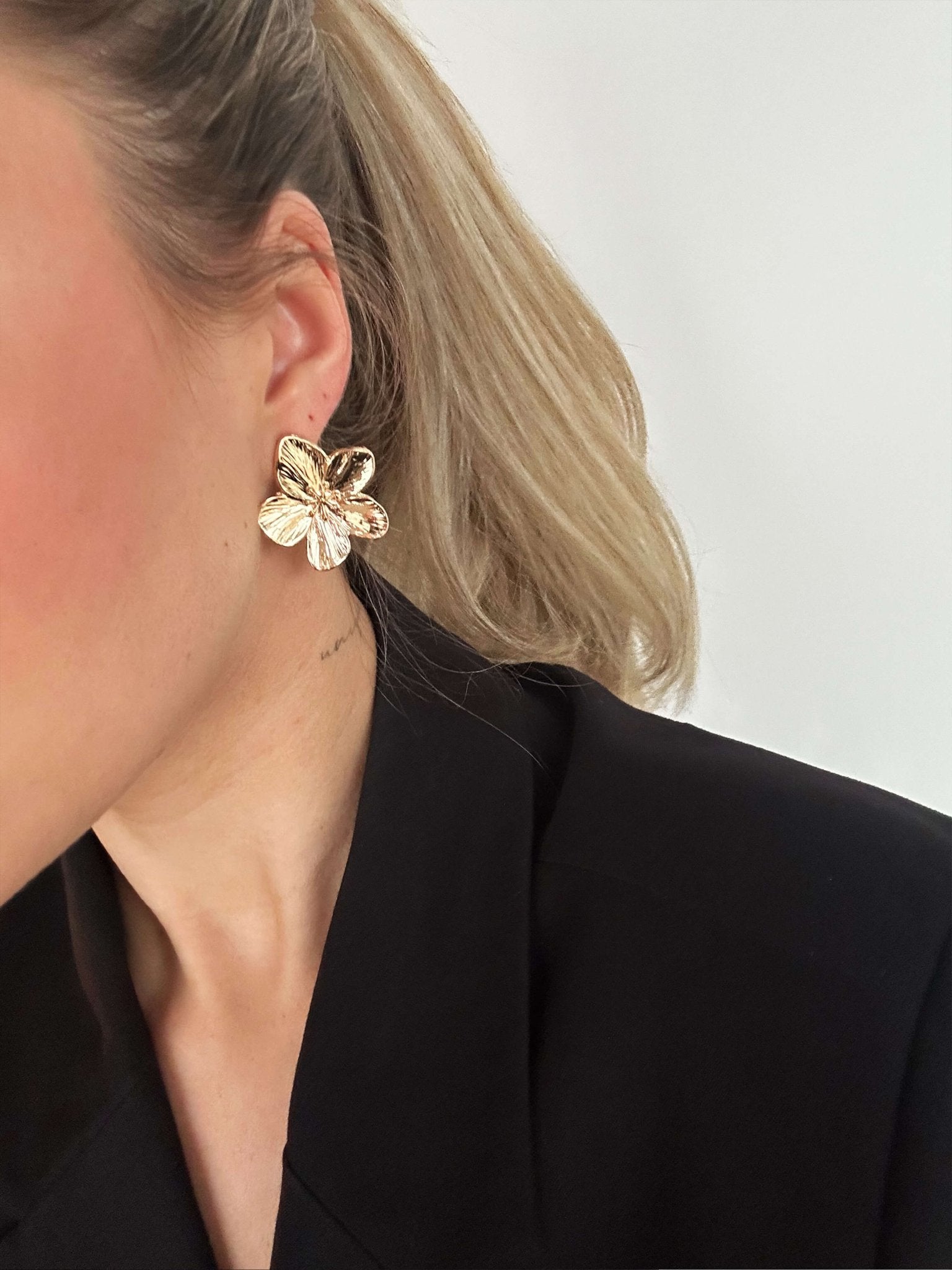 ZEYA - Lea flower Earrings