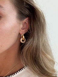 Lena Ineinandergreifende Pavé-Loop-Ohrringe