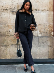 Lily Leopardenimitat-Felljacke mit Knopfleiste