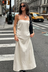 Minerva Lockeres Leinen-Maxikleid
