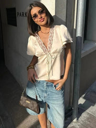 Mira Satinbluse mit Spitze