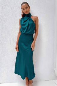 Anne Satin Cowl Neck Maxi-Kleid