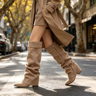 Teresa kniehohe Stiefel mit weitem Schaft und spitzer Zehenpartie